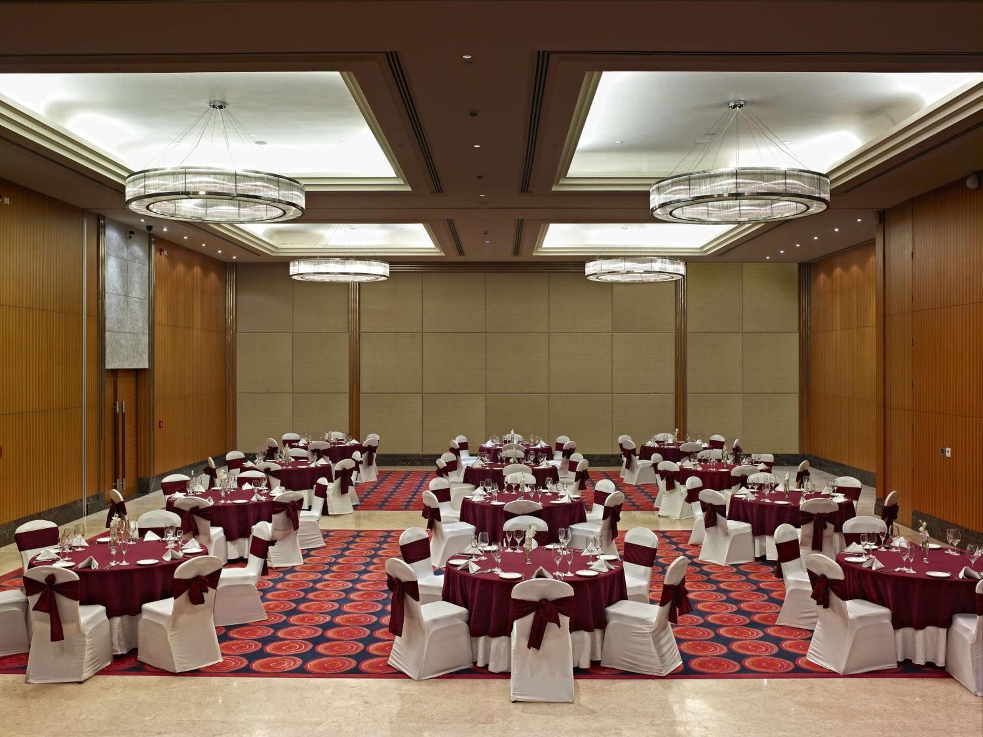 Radisson Blu Hotel Rudrapur Εξωτερικό φωτογραφία